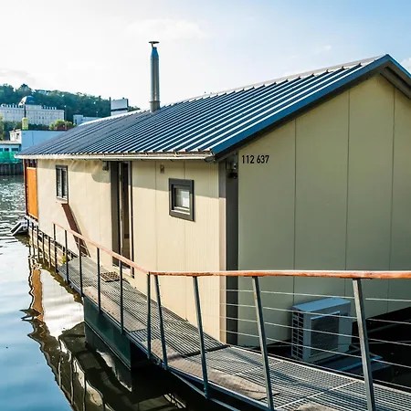Houseboat Franklin - Houseboats Benjamin & Franklin Prag
