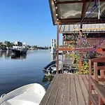 Houseboat Franklin - Houseboats Benjamin & Franklin *