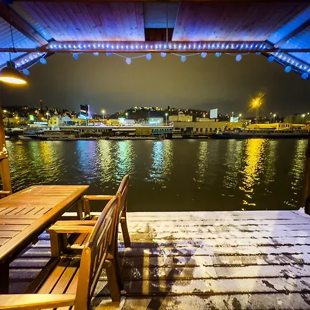 船上ホテル Houseboat Franklin - Houseboats Benjamin & Franklin プラハ