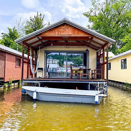 Houseboat Franklin - Houseboats Benjamin & Franklin Praga