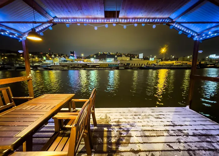 Bateau-hôtel Houseboat Franklin - Houseboats Benjamin & Franklin Prague